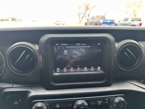 Used 2021 Jeep Wrangler Unlimited Sport image 19