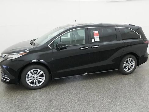 New 2026 Toyota Sienna Limited image 36