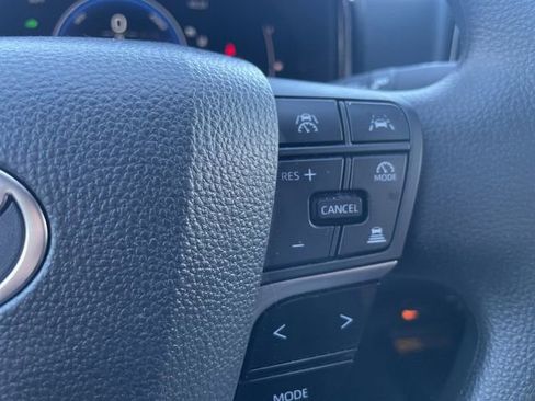 Used 2025 Toyota Camry LE image 29