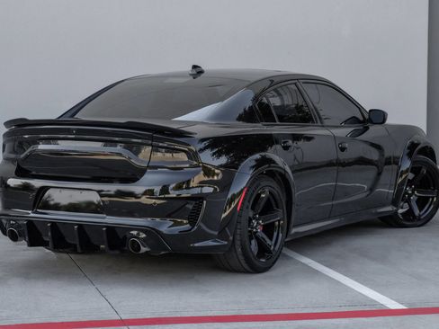 Used 2016 Dodge Charger R/T Scat Pack w/ Technology Group RWD image 10