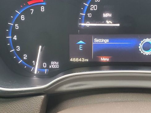 Used 2015 Cadillac SRX Luxury w/ Driver Awareness Package image 22