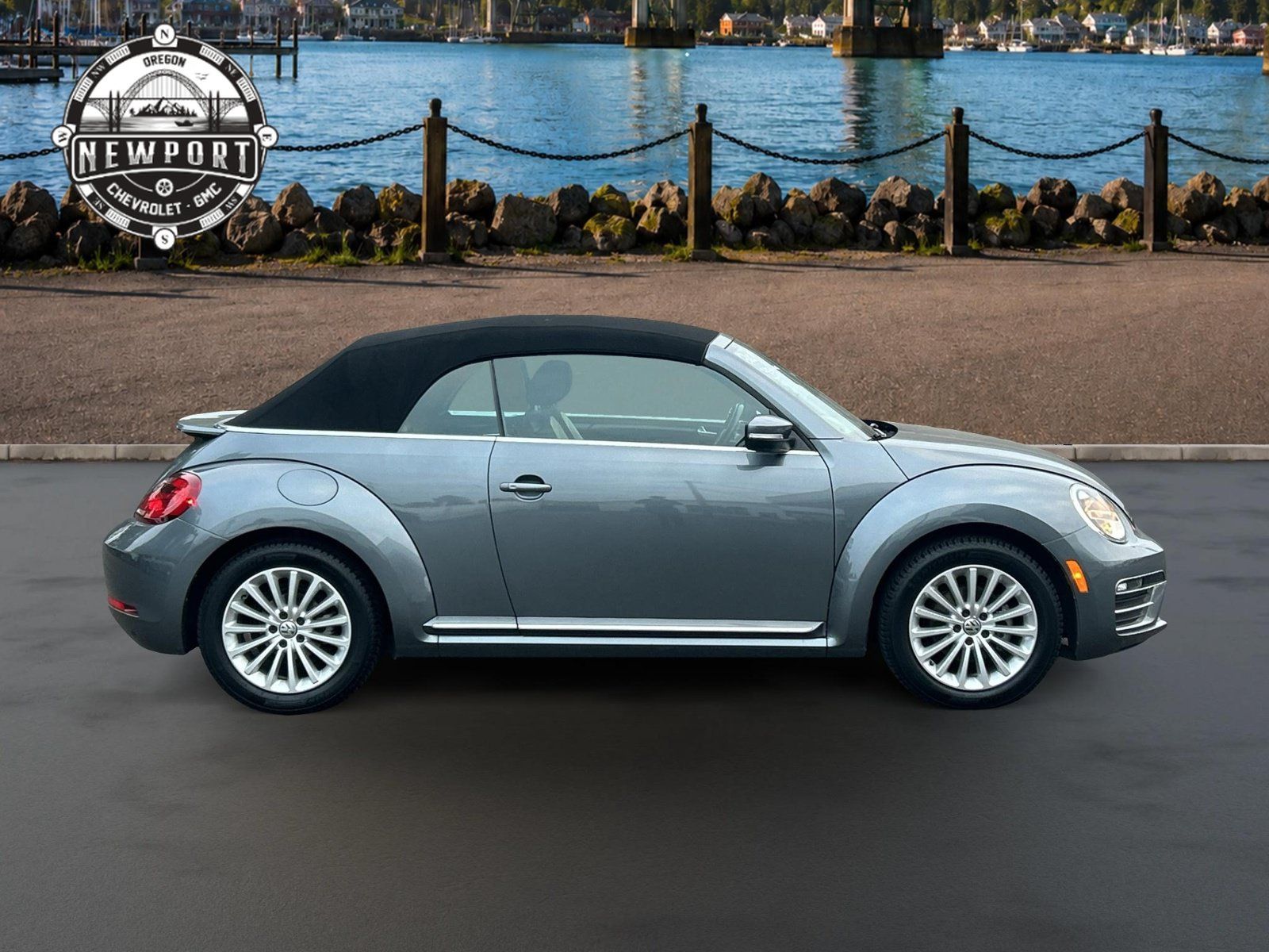 Used 2019 Volkswagen Beetle 2.0T SE FWD image 4