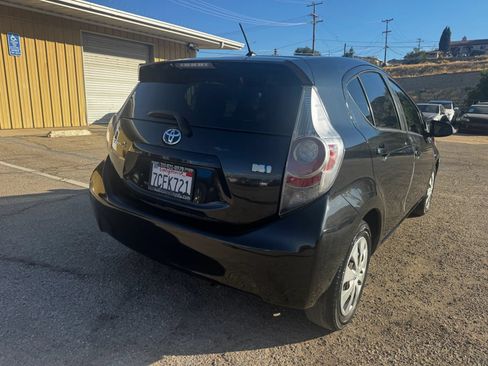 Used 2013 Toyota Prius C One FWD image 5