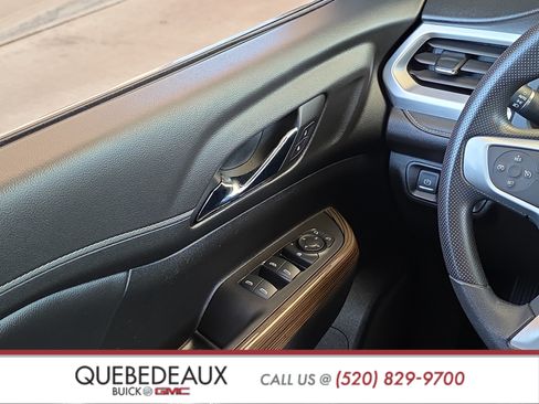 Used 2022 GMC Acadia SLE FWD image 25