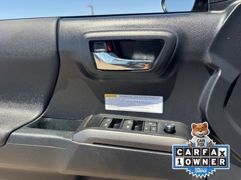 Used 2018 Toyota Tacoma TRD Off-Road AWD/4WD image 22