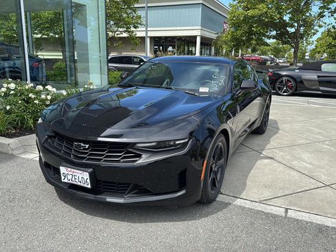 Used 2021 Chevrolet Camaro LT RWD image 1