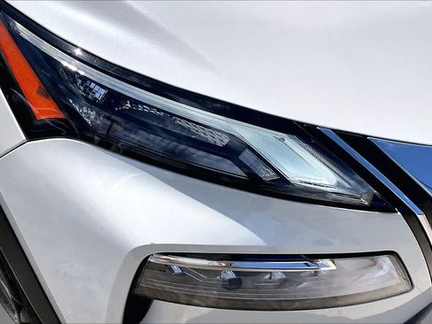 Certified 2023 Nissan Rogue SV FWD image 27