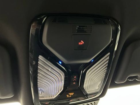 Used 2025 BMW X4 xDrive30i AWD/4WD image 21