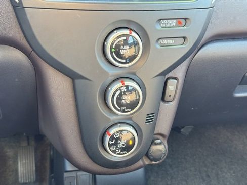 Used 2012 Mitsubishi i image 29