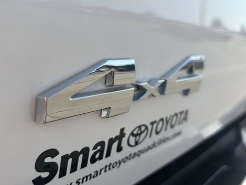 Certified 2025 Toyota Tacoma SR5 AWD/4WD image 9