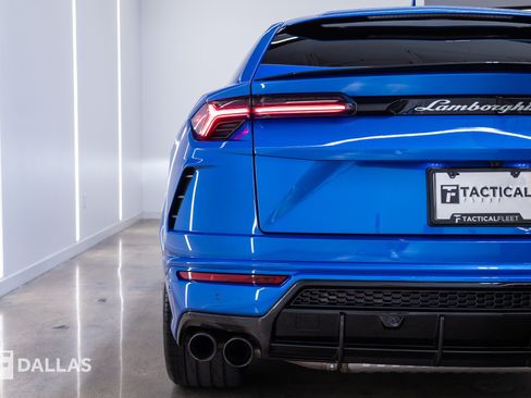 Used 2022 Lamborghini Urus AWD/4WD image 11