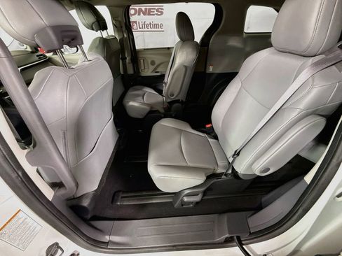Certified 2024 Toyota Sienna XLE w/ XLE Plus Package AWD/4WD image 29
