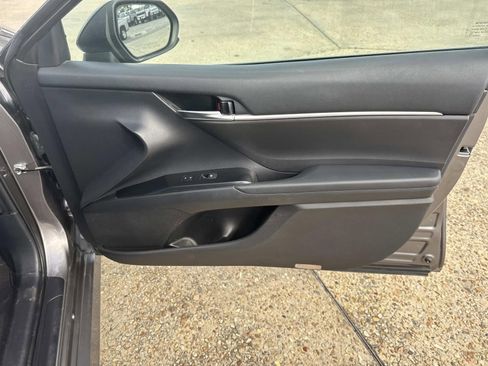 Used 2019 Toyota Camry SE image 13