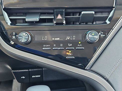 Used 2023 Toyota Camry SE image 23