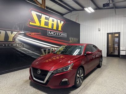 Used 2022 Nissan Altima 2.5 SV w/ SV Premium Package
