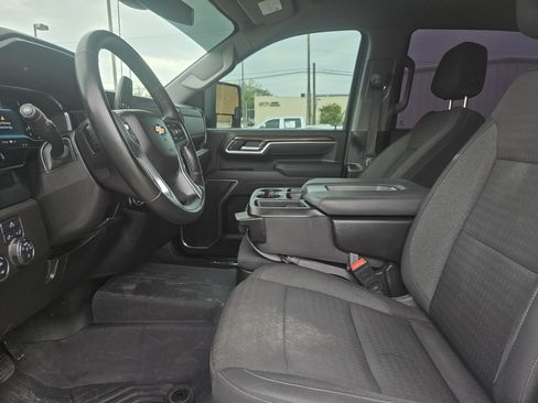 Used 2025 Chevrolet Silverado 2500 LT AWD/4WD image 14