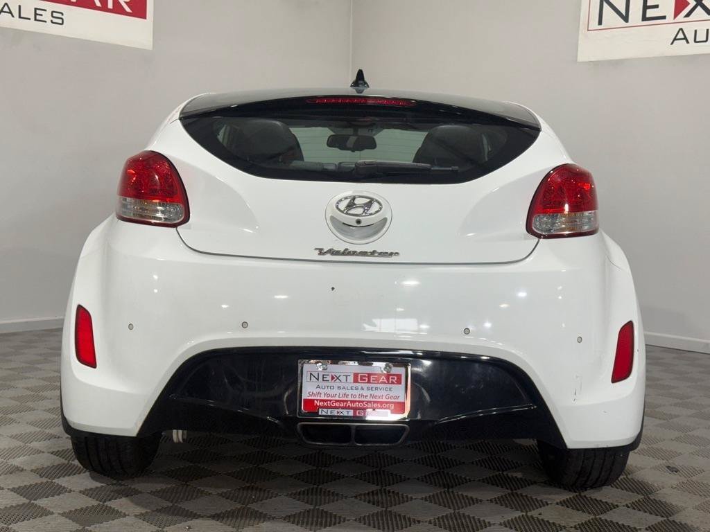 Used 2015 Hyundai Veloster w/ Option Group 03 FWD image 8