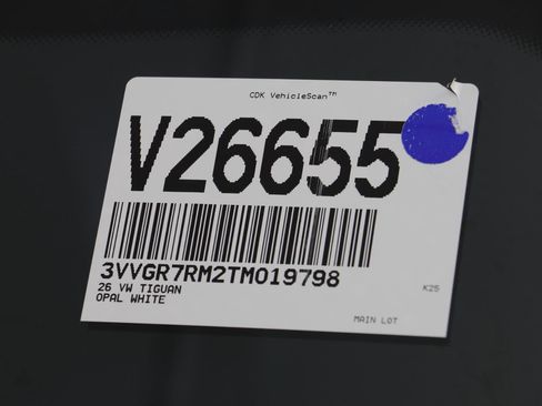 New 2026 Volkswagen Tiguan SE R-Line image 27