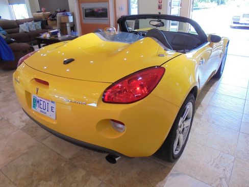 Used 2007 Pontiac Solstice Convertible RWD image 18