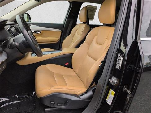 Used 2016 Volvo XC90 T5 Momentum image 16