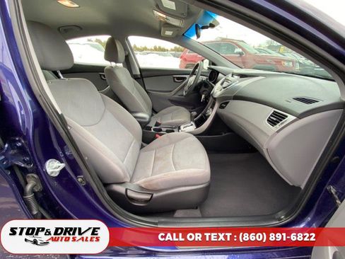 Used 2012 Hyundai Elantra GLS image 16
