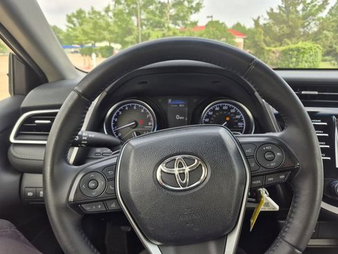Used 2018 Toyota Camry SE FWD image 24