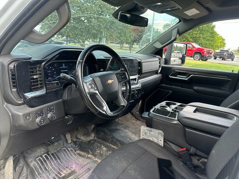 Used 2024 Chevrolet Silverado 2500 LT w/ Convenience Package AWD/4WD image 21