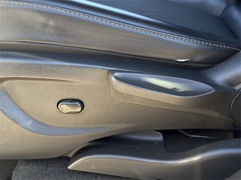 Used 2021 Chevrolet Trax LT image 24