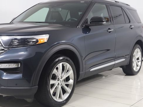 Used 2022 Ford Explorer Platinum w/ Equipment Group 601A AWD/4WD image 56