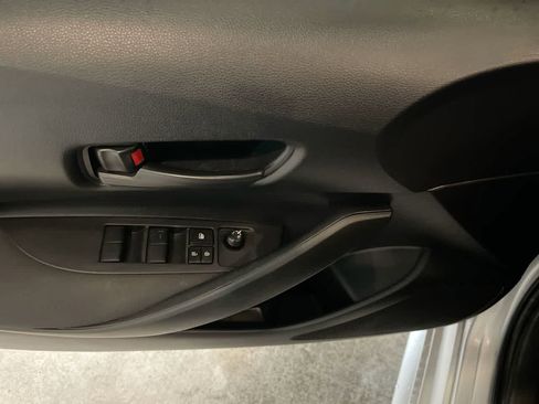 Used 2022 Toyota Corolla LE w/ Carpet Mat Package (TMS) FWD image 13