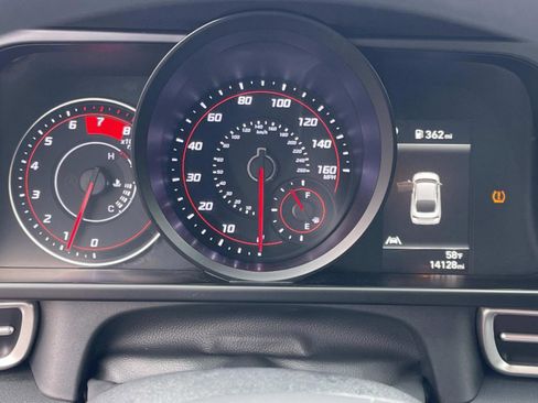 Used 2023 Hyundai Elantra SEL image 33