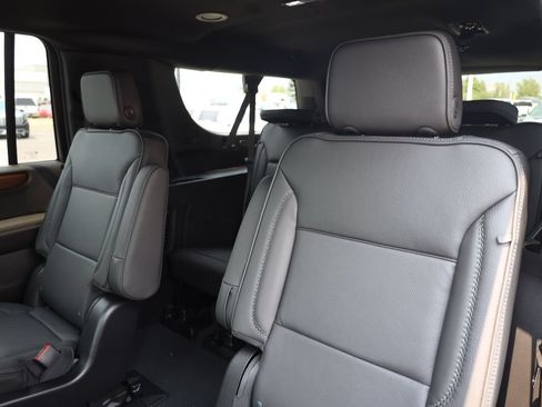 New 2026 GMC Yukon XL Denali AWD/4WD image 17