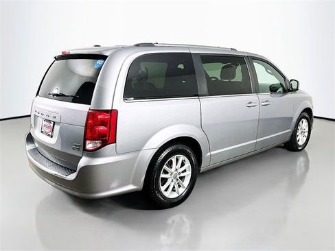 Used 2019 Dodge Grand Caravan SXT image 19