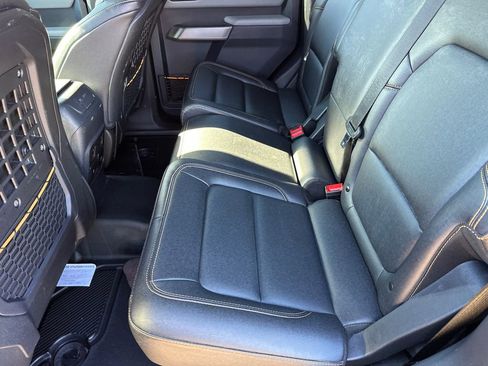 Used 2023 Ford Bronco Badlands w/ Sasquatch Package image 20