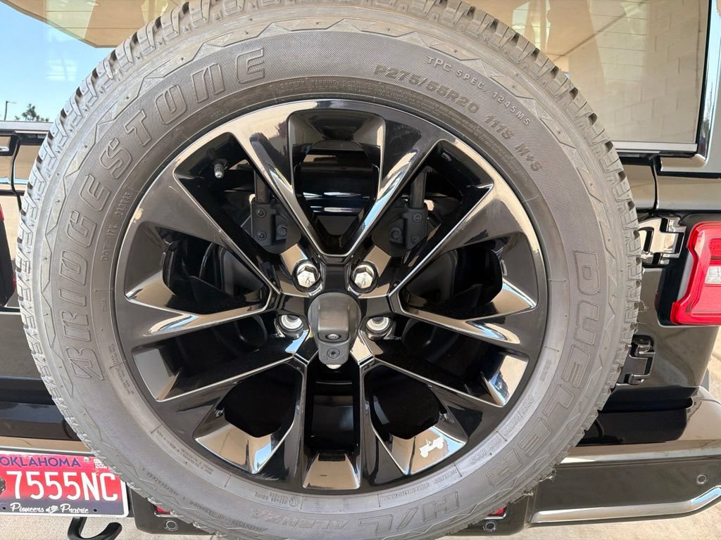 Used 2021 Jeep Wrangler Unlimited Sahara AWD/4WD image 5