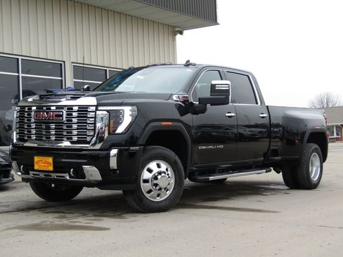 New 2026 GMC Sierra 3500 Denali w/ Denali Reserve Package image 12