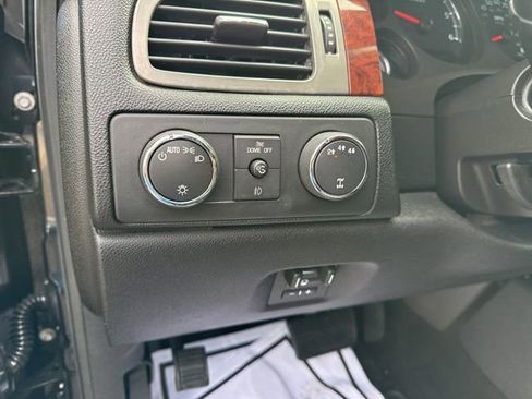 Used 2013 GMC Sierra 2500 SLT w/ SLT Convenience Package image 9