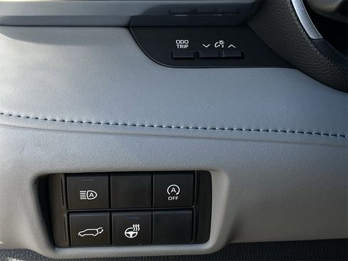 Used 2024 Toyota Highlander Limited image 20