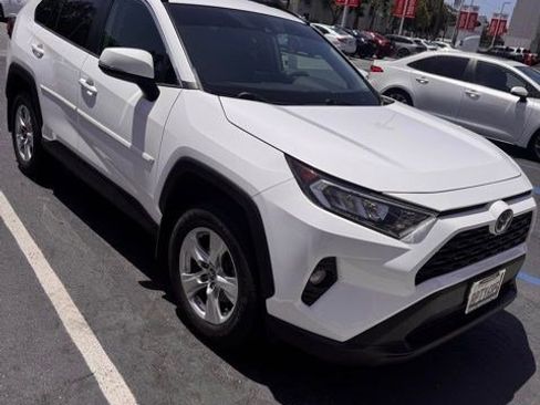 Used 2020 Toyota RAV4 XLE w/ All Weather Liner Package FWD image 3
