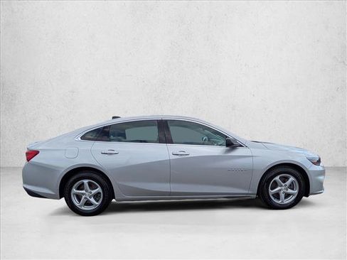 Used 2018 Chevrolet Malibu LS FWD image 4