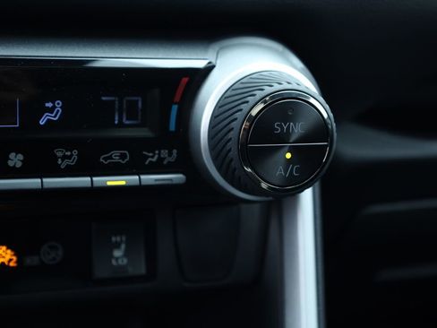 Used 2025 Toyota RAV4 XLE image 10