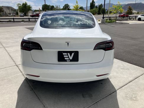 Used 2022 Tesla Model 3 Long Range AWD/4WD image 7