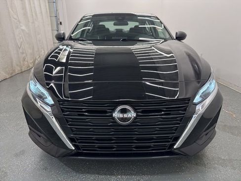 Used 2025 Nissan Altima 2.5 SV FWD image 4