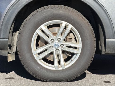 Used 2023 Ford Explorer XLT image 26