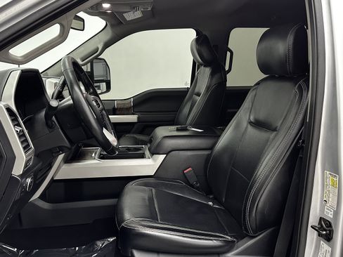 Used 2019 Ford F250 Lariat w/ Chrome Package image 15