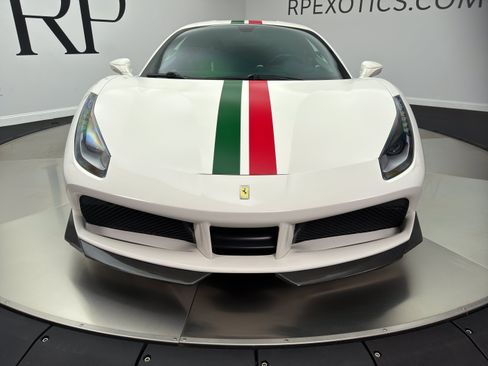 Used 2016 Ferrari 488 GTB RWD image 11
