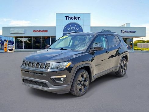 Used 2019 Jeep Compass Latitude FWD image 2