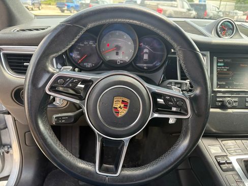 Used 2016 Porsche Macan S image 22