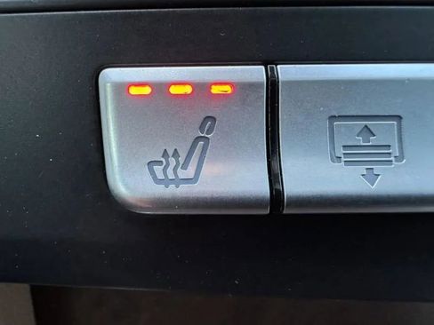 Used 2014 Mercedes-Benz E 250 BlueTEC 4MATIC Sedan image 36