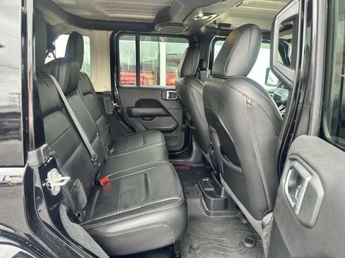 Used 2022 Jeep Wrangler Unlimited Sahara w/ Cold Weather Group AWD/4WD image 12